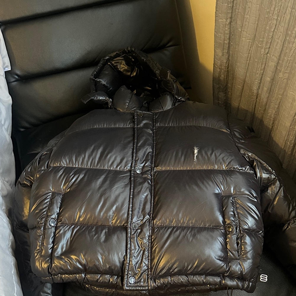 Aritzia the super puff Jacket
